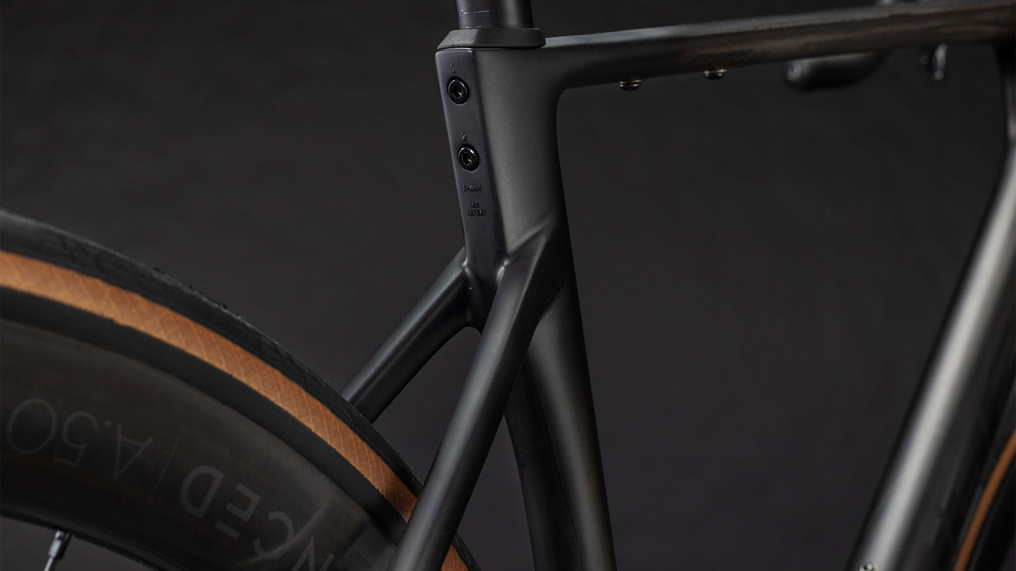 Cube Attain C:62 SLT 2026 58 cm | carbon´n´coalchrome