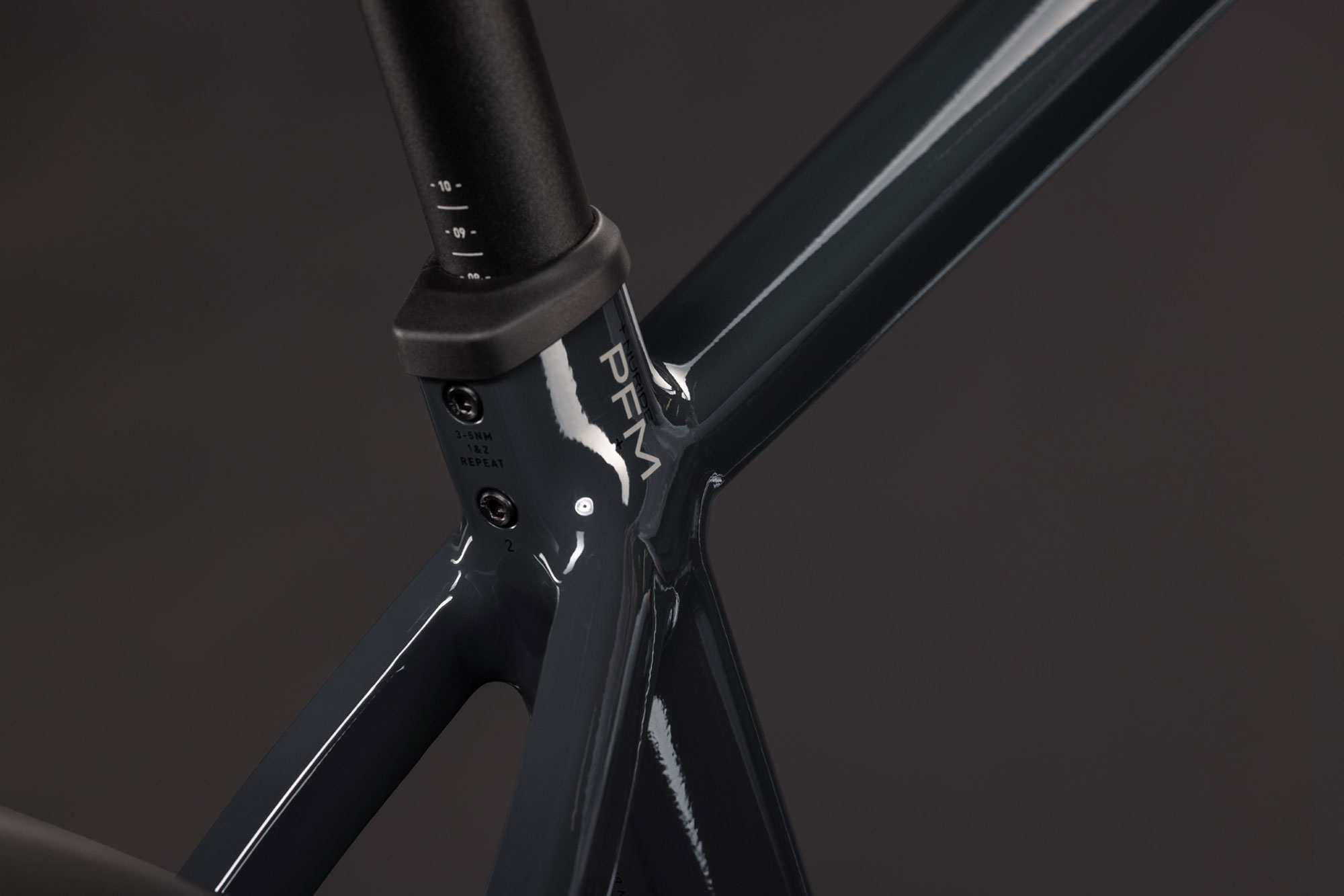 Cube Nuride Hybrid Performance 720 2027 58 cm | shadowgrey´n´grey
