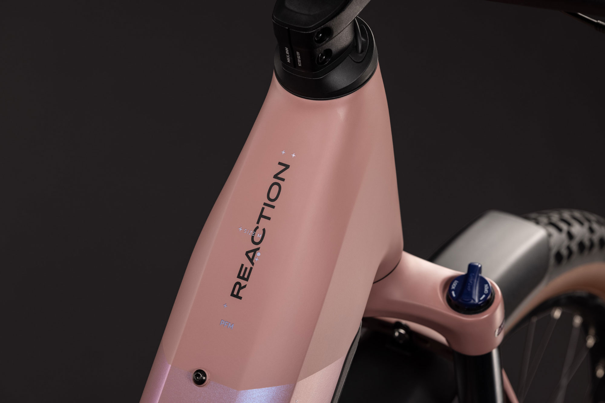Cube Reaction Hybrid Performance 720 FE Wave 2027 L | ruby´n´black