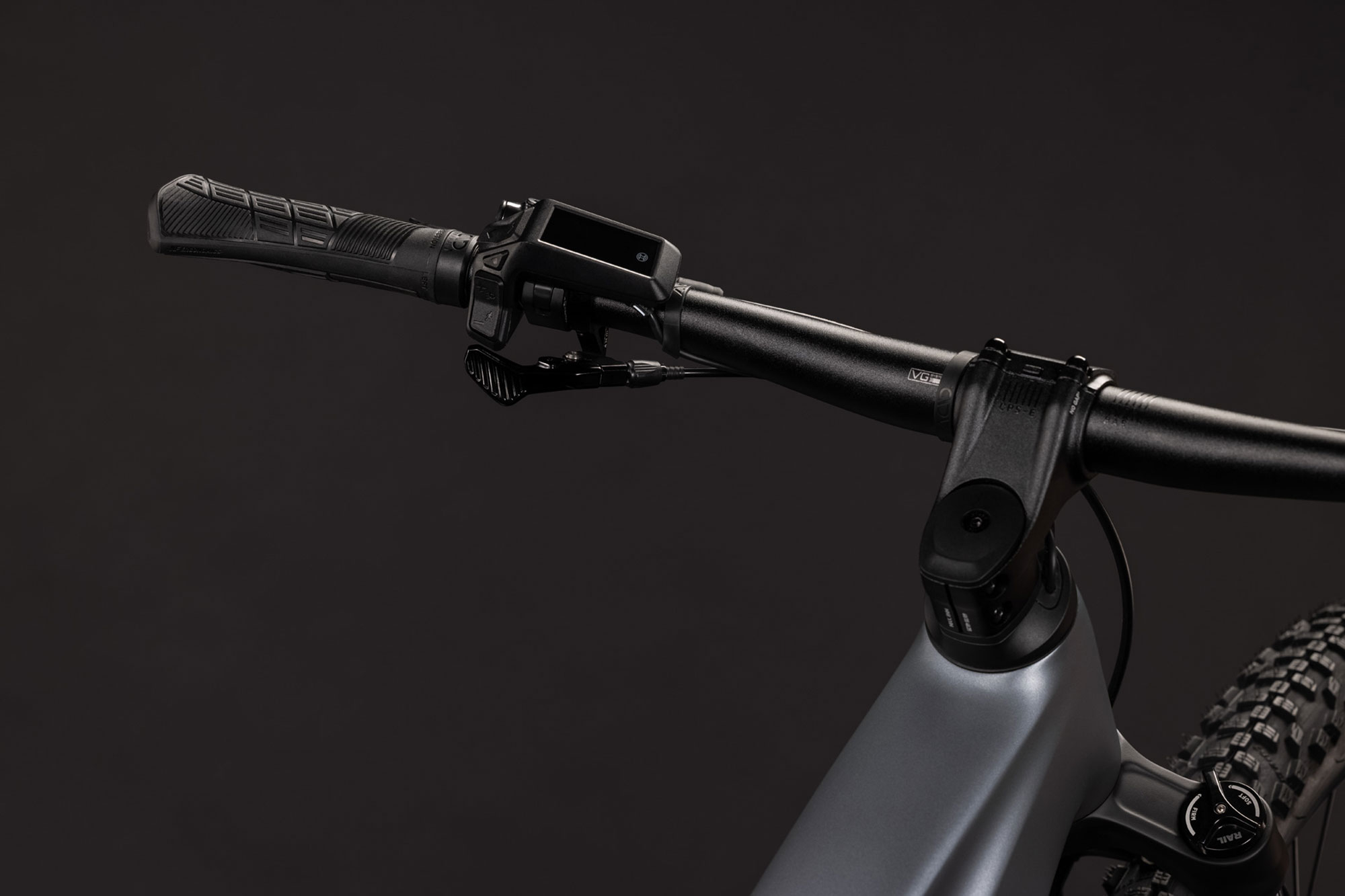 Cube Reaction Hybrid Race 800 2027 L | slabgrey´n´chrome