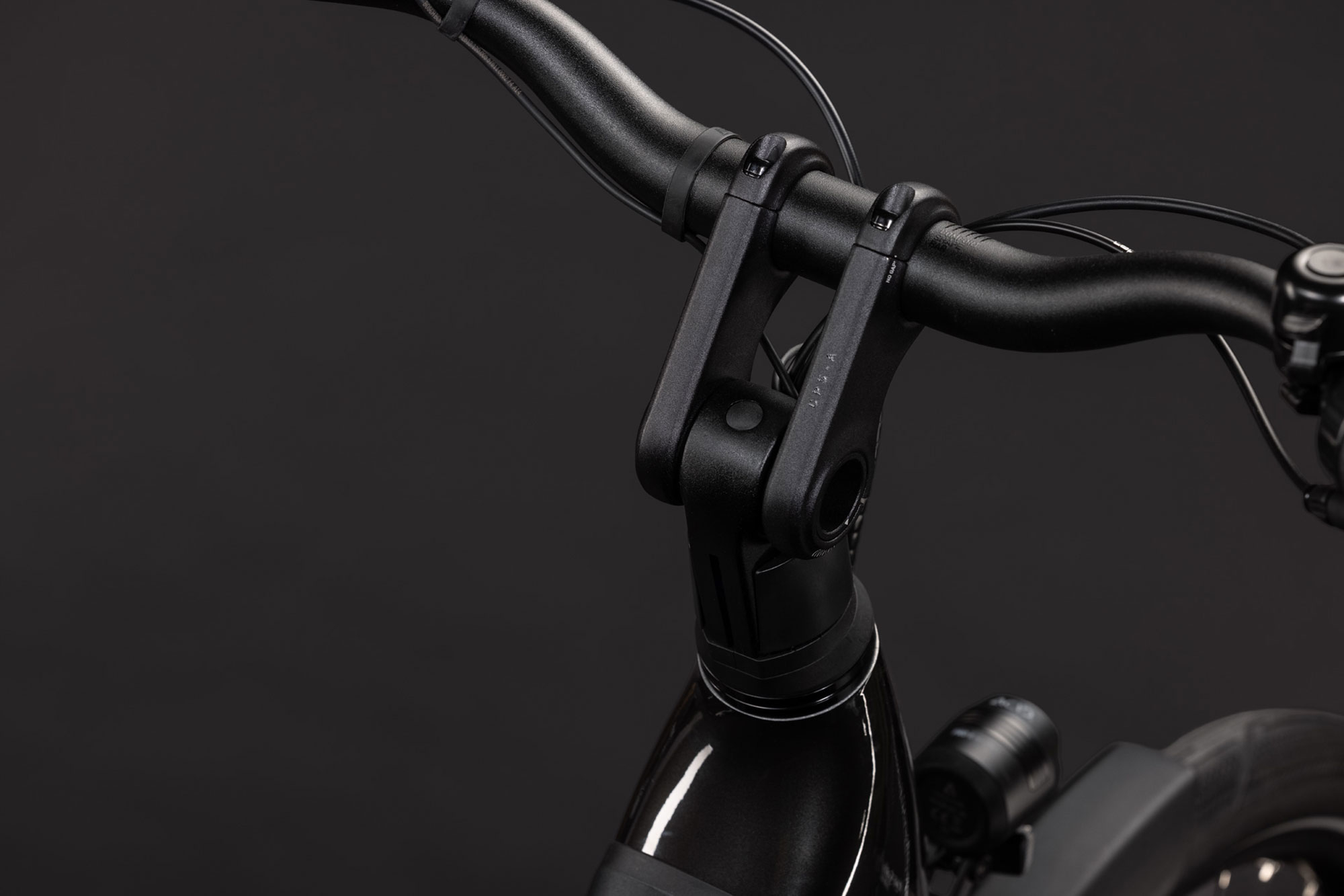Cube Supreme Hybrid Comfort ONE 600 2027 46 cm | gunmetal´n´reflex