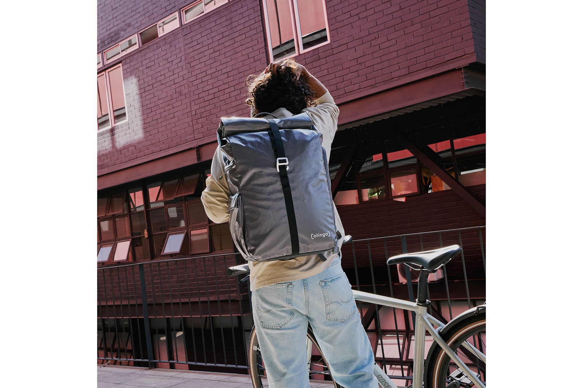 otinga Shiny Flip V3 Rucksack 26 Liter | graphitgrau