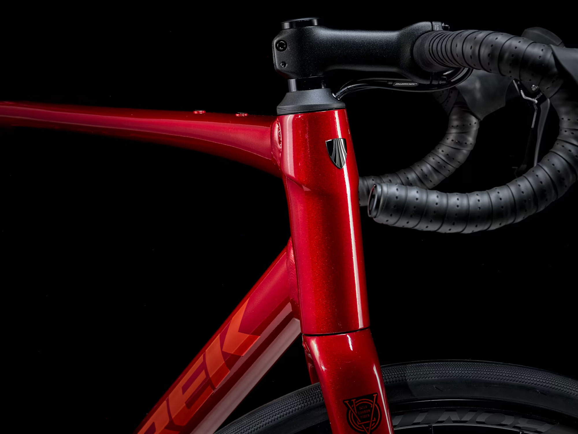 Trek Domane AL 2 Gen 4 2026 61 cm | crimson/dark carmine fade