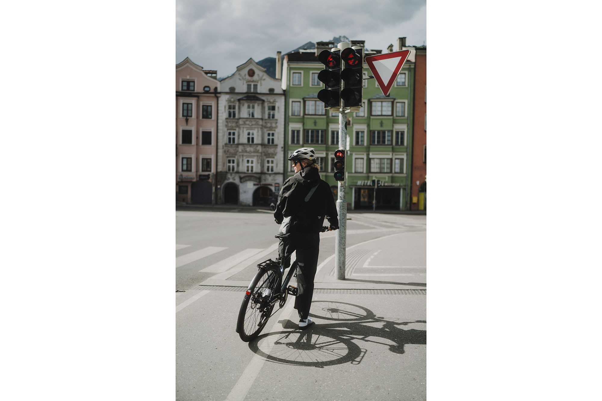Uvex I-VO 2 MIPS Helm 52-57 cm | warm grey black matt