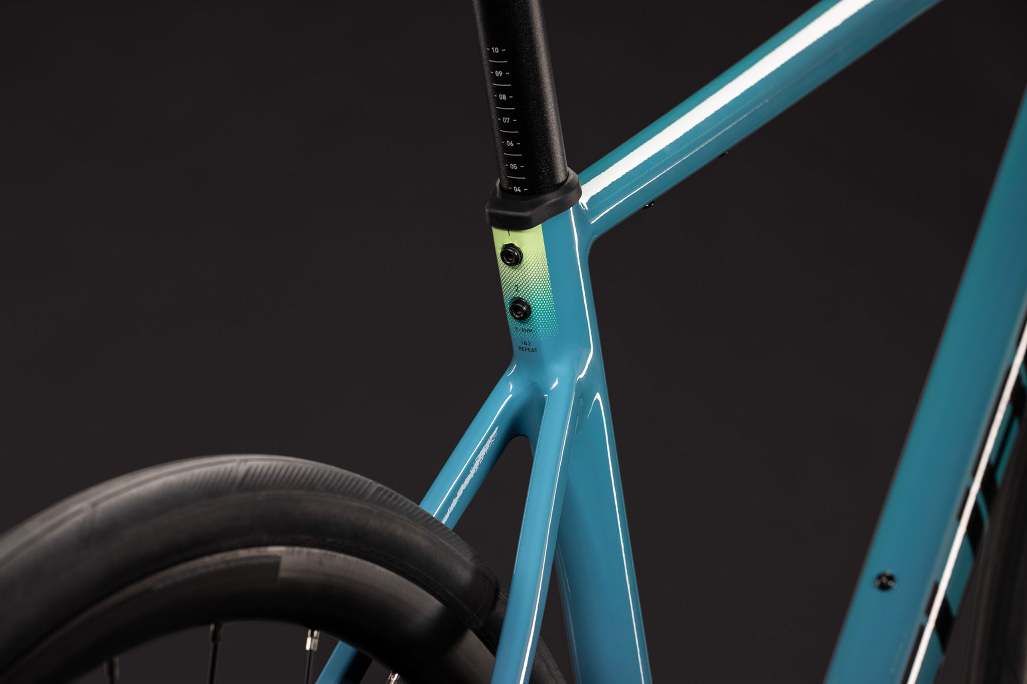 Cube Attain Pro 2027 58 cm | surfblue´n´black