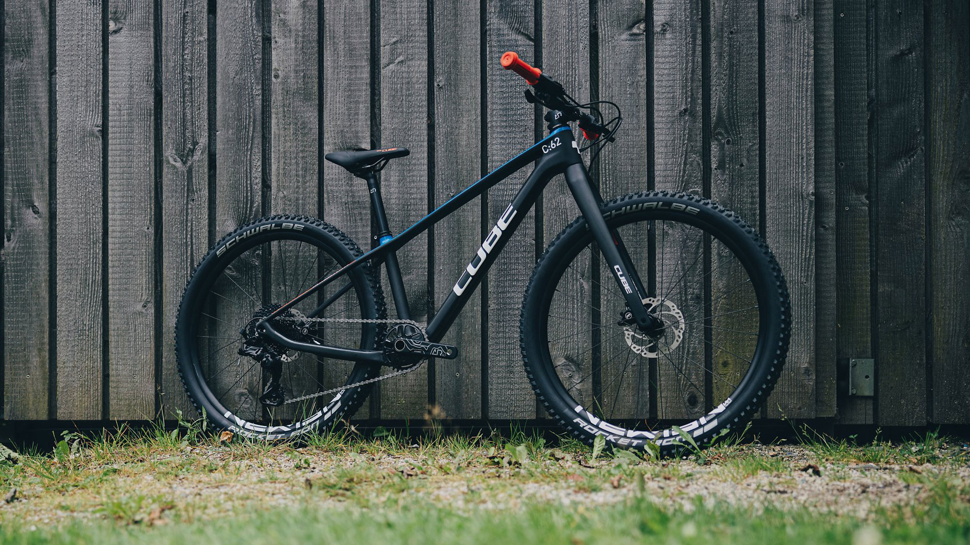 Cube Elite 240 C:62 PRO 2026 unisize | carbon´n´blue´n´red