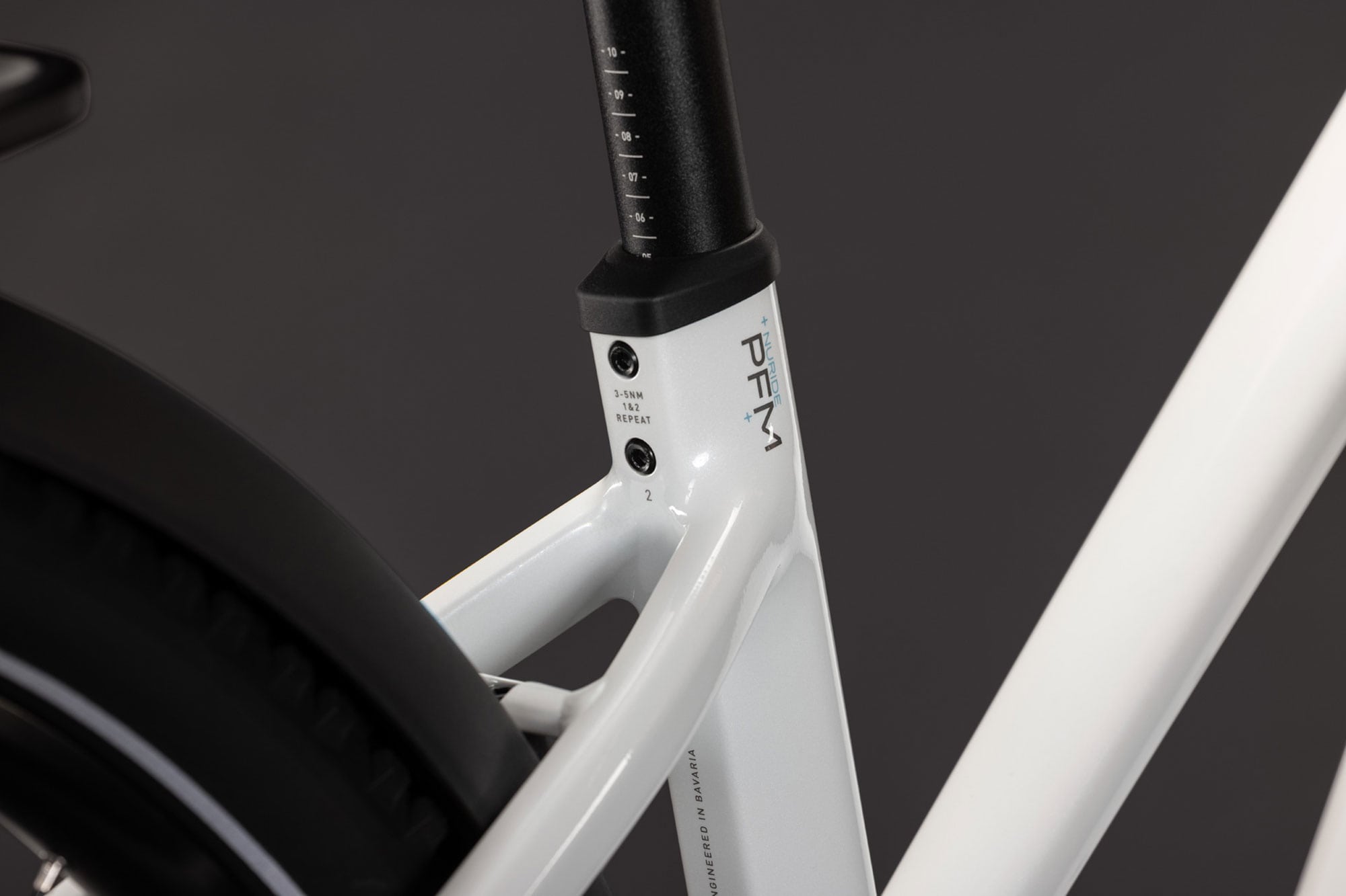 Cube Nuride Hybrid Performance 720 Trapez 2027 50 cm | metallicwhite´n´grey
