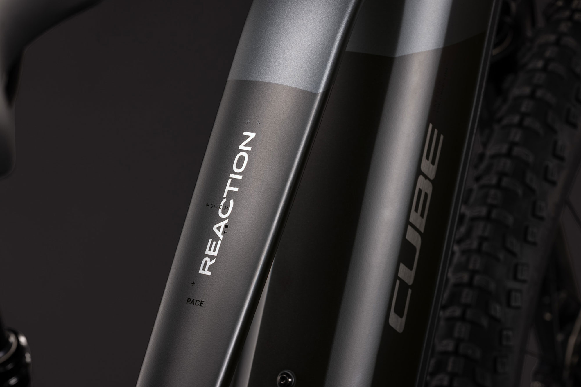 Cube Reaction Hybrid Race 800 Trapez 2027 M | slabgrey´n´chrome