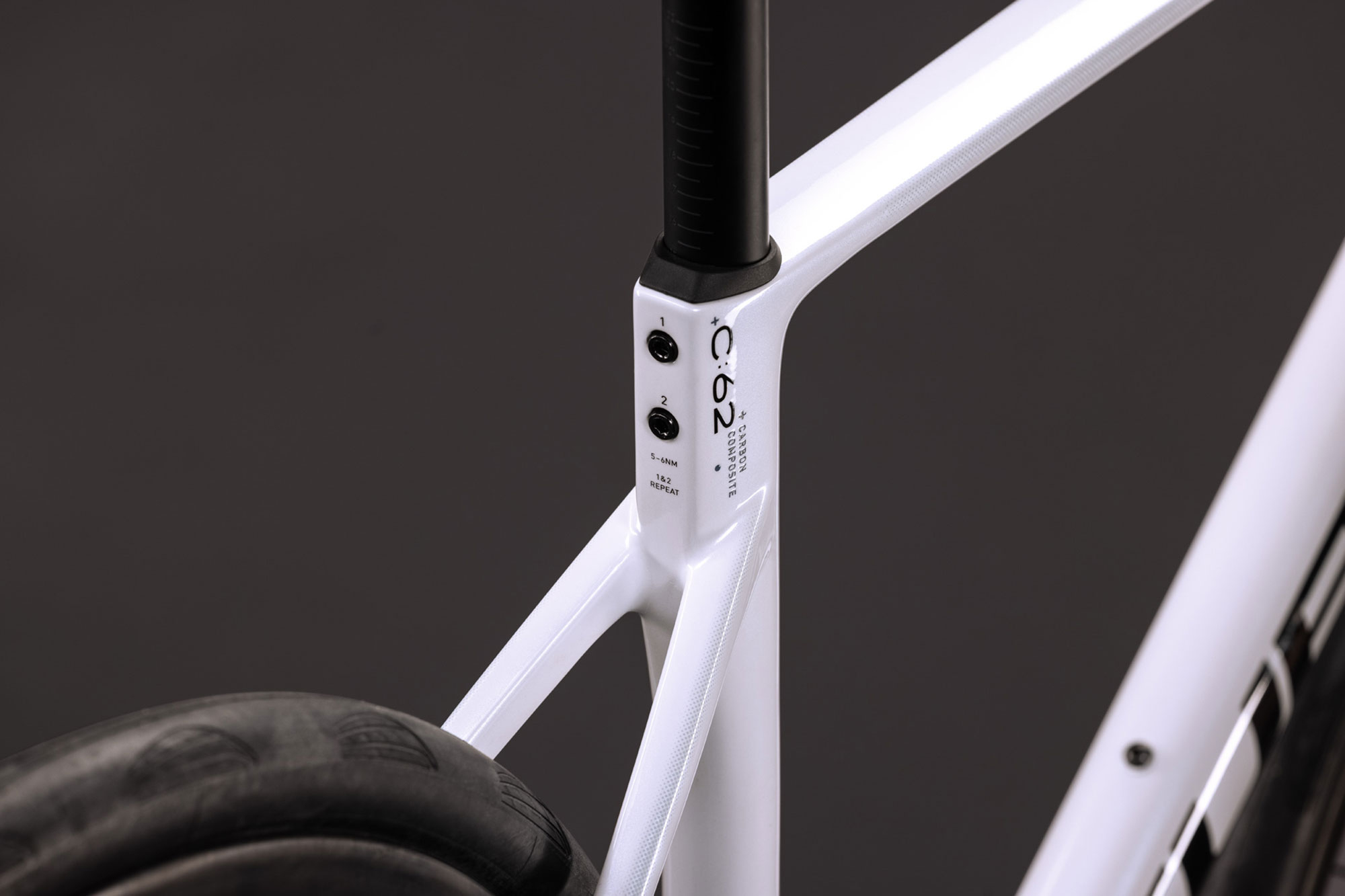 Cube Attain C:62 SLX 2027 47 cm | metallicwhite´n´black