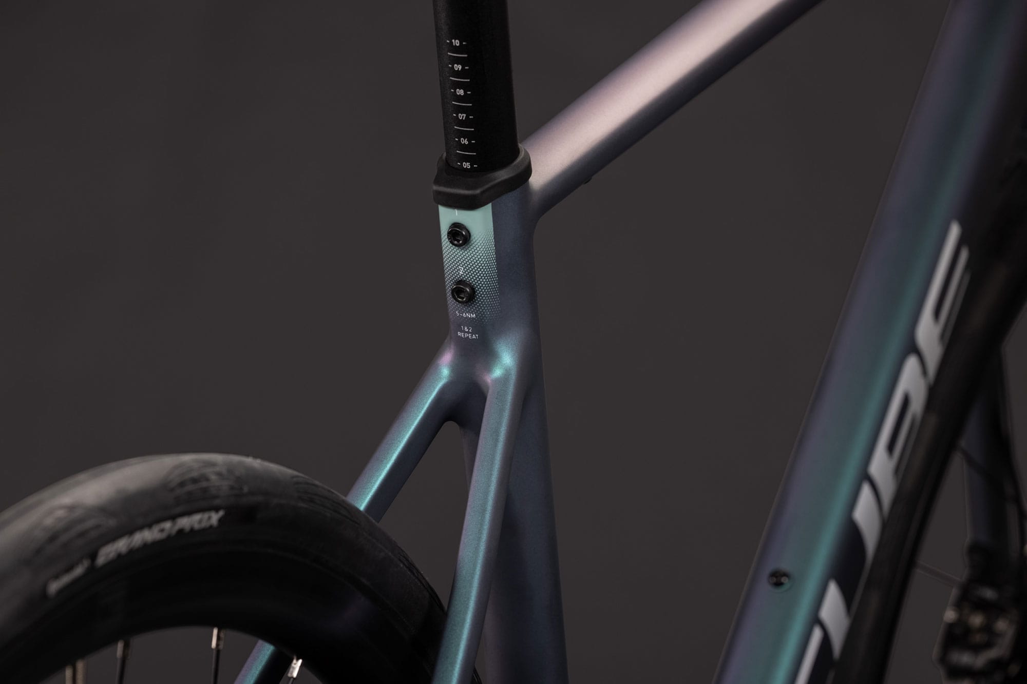 Cube Attain Race 2027 60 cm | smaragdgrey´n´white