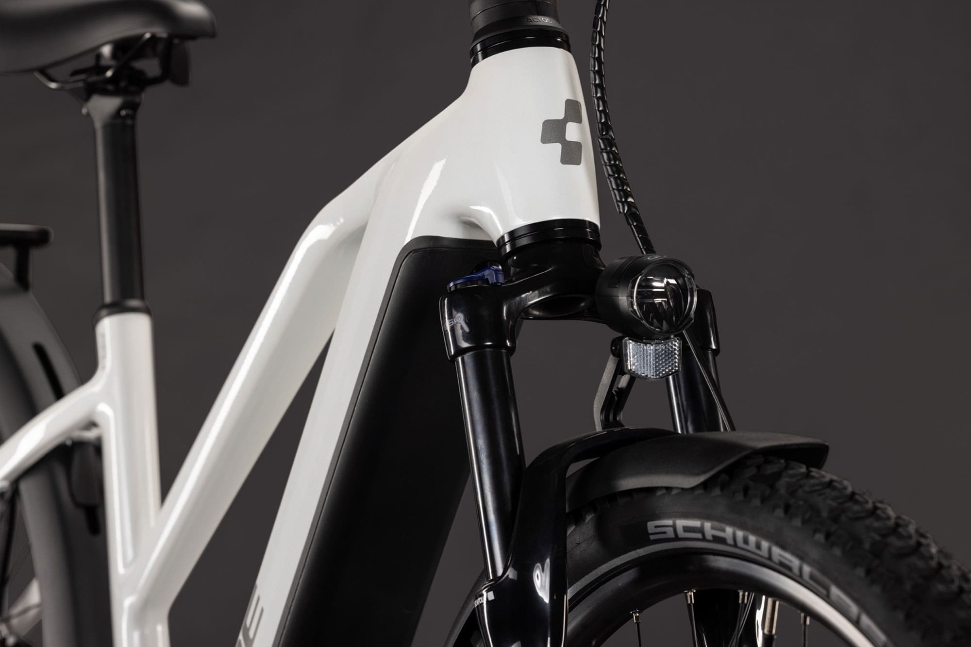 Cube Nuride Hybrid Performance 720 Trapez 2027 50 cm | metallicwhite´n´grey