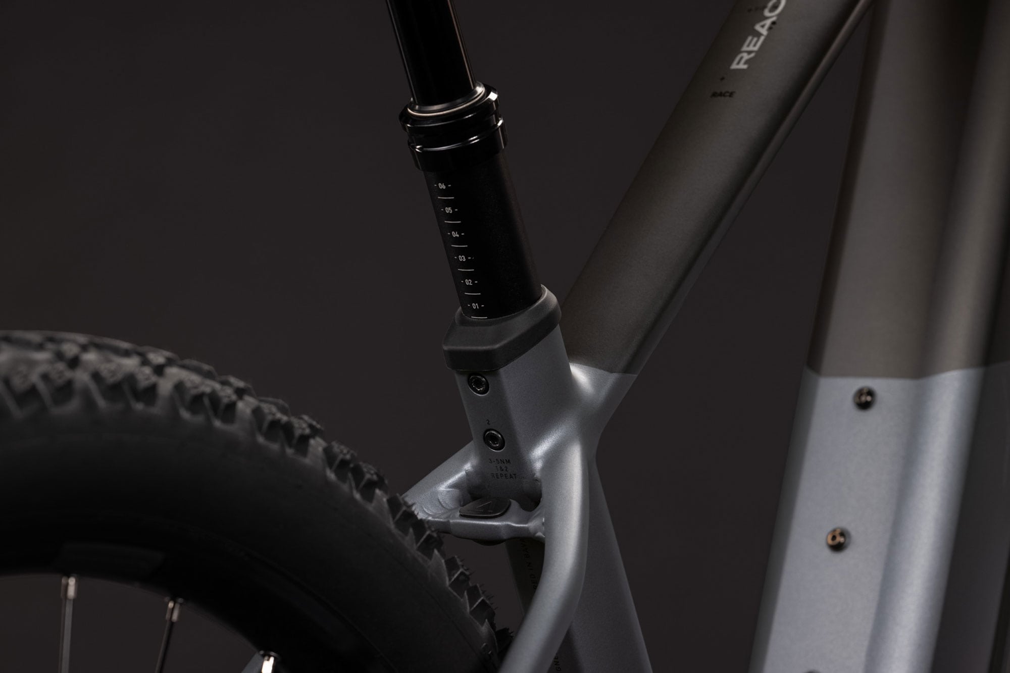 Cube Reaction Hybrid Race 800 2027 L | slabgrey´n´chrome