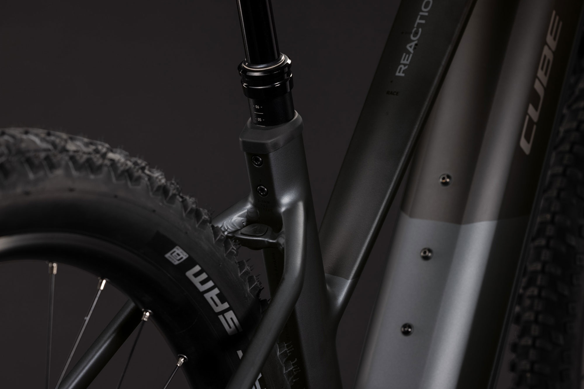 Cube Reaction Hybrid Race 800 Trapez 2027 M | slabgrey´n´chrome