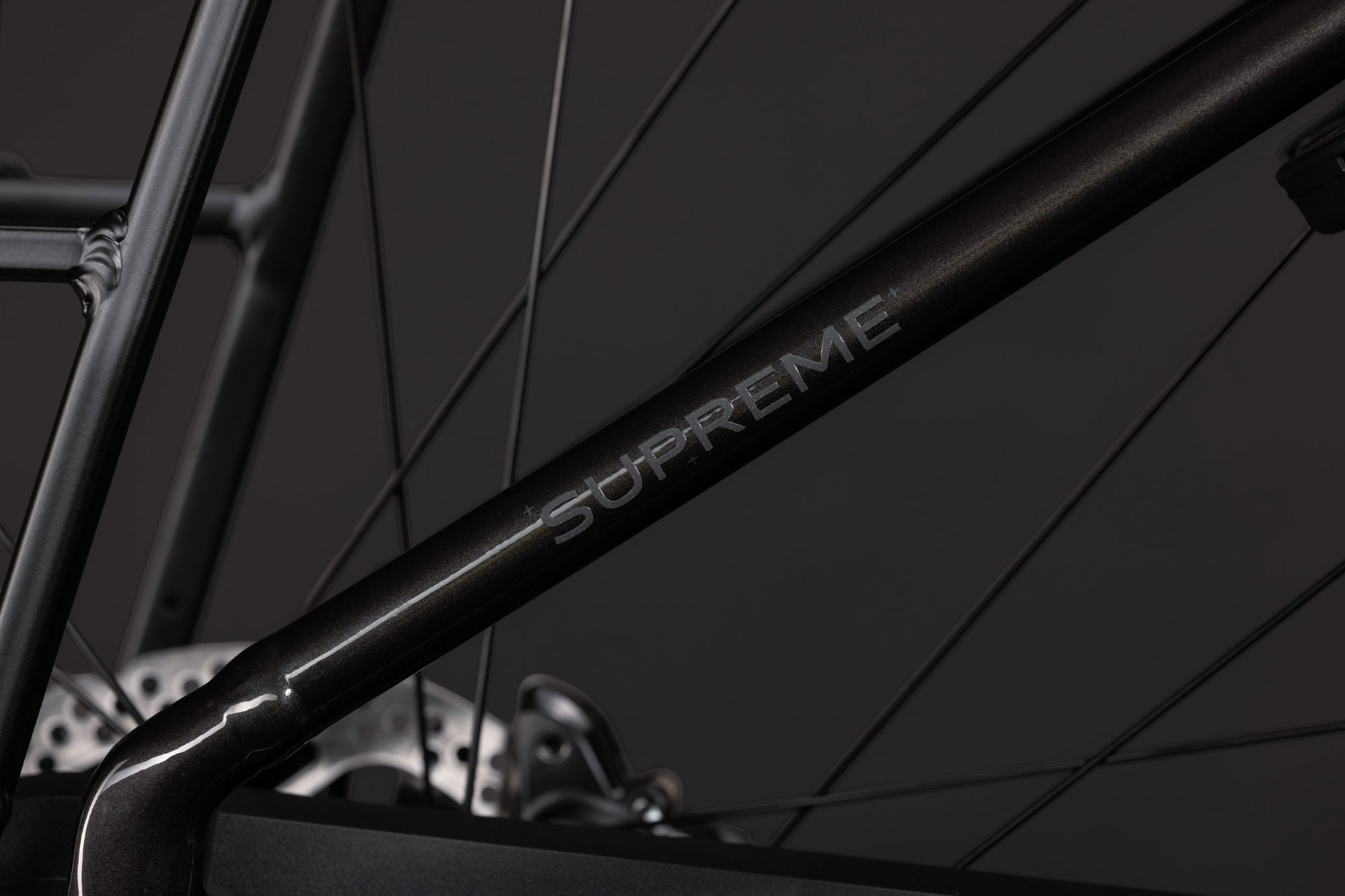 Cube Supreme Hybrid Comfort ONE 600 2027 46 cm | gunmetal´n´reflex